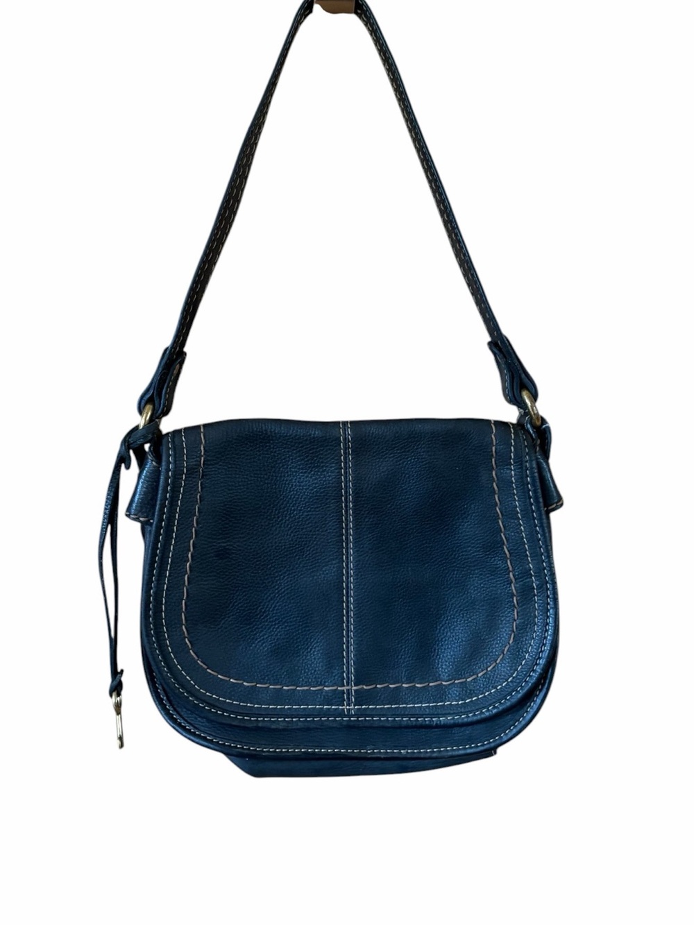 FOSSIL black leather medium shoulder with topstitch brass key charm and finishes